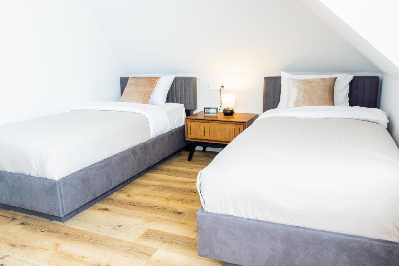 Moderne Maisonette Ferienwohnung Mit Gartenzugang, Nur 7 Gehminuten Zum Strand, Parkplatz & Fahrradunterstellplatz Scharbeutz Dış mekan fotoğraf
