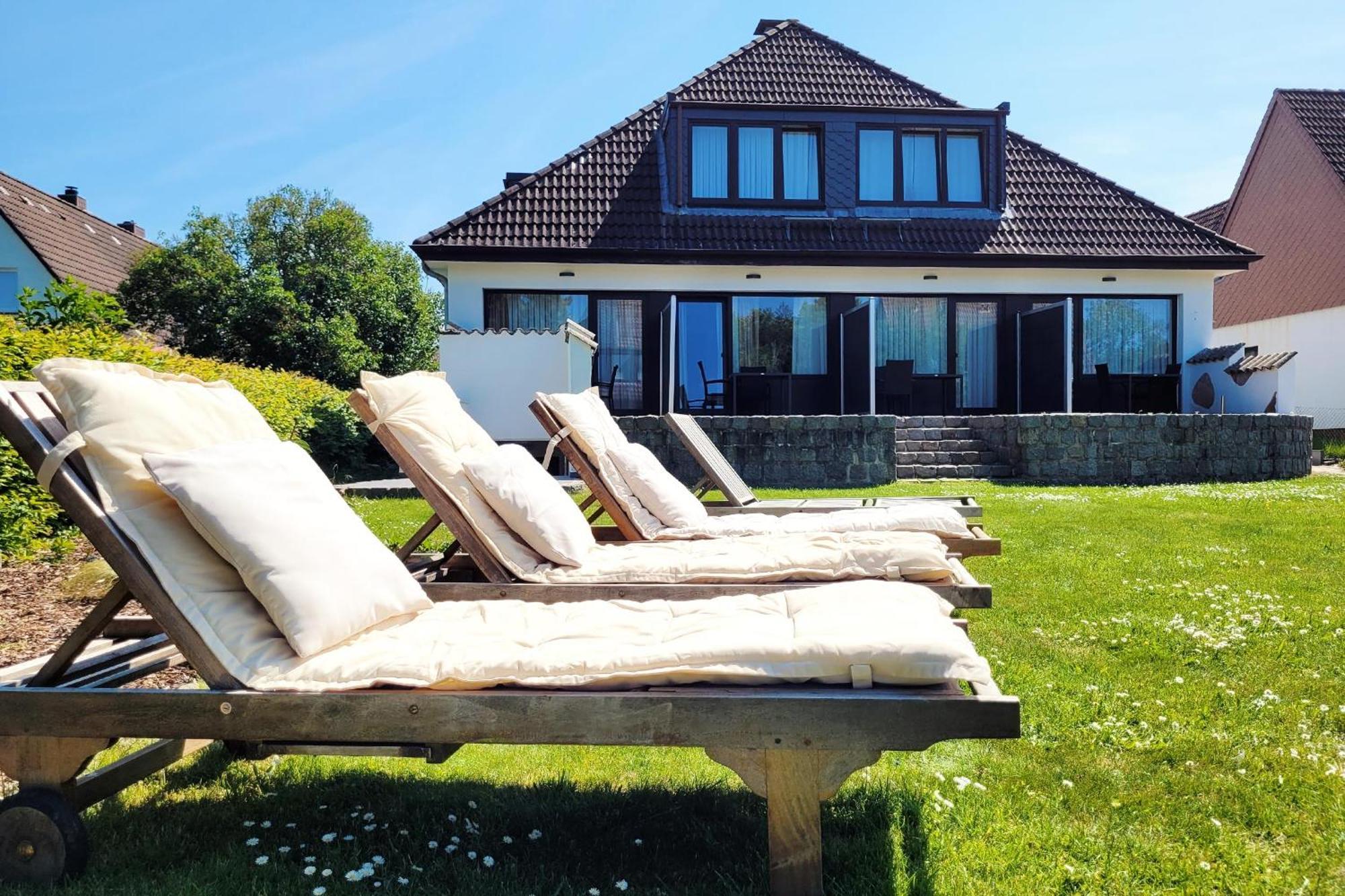 Moderne Maisonette Ferienwohnung Mit Gartenzugang, Nur 7 Gehminuten Zum Strand, Parkplatz & Fahrradunterstellplatz Scharbeutz Dış mekan fotoğraf